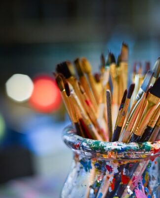 Czy trzeba umyć sufit przed malowaniem? Czy trzeba umyć sufit przed malowaniem?