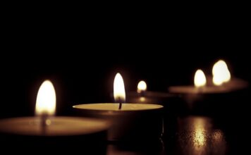 Jak wyczyścić gniazda świec zapłonowych? Jak wyczyścić gniazda świec zapłonowych?