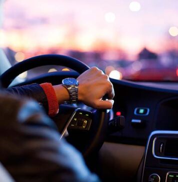 Na jakie cztery rzeczy należy zwrócić uwagę podczas prowadzenia wynajętego pojazdu? Na jakie cztery rzeczy należy zwrócić uwagę podczas prowadzenia wynajętego pojazdu